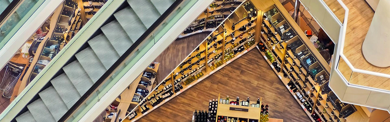 Realtevo blogs stock images_0033_Growth in the Retail and Hospitality Sectors