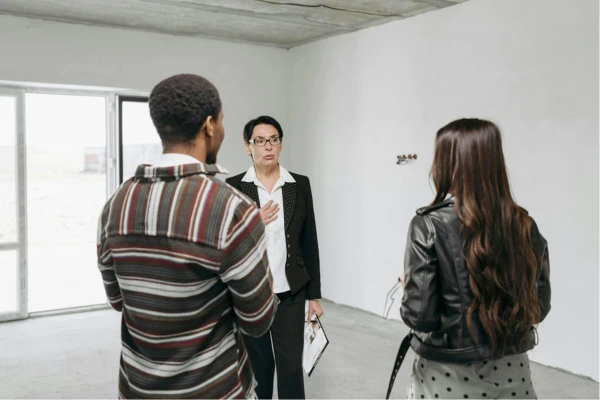 Exposed! 7 Red Flags Your Real Estate Broker in Navi Mumbai Doesn’t Want You to Know stock image 3