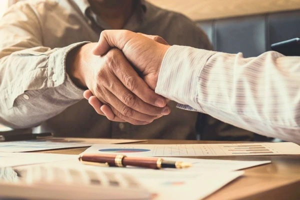 Exposed! 7 Red Flags Your Real Estate Broker in Navi Mumbai Doesn’t Want You to Know stock image 4